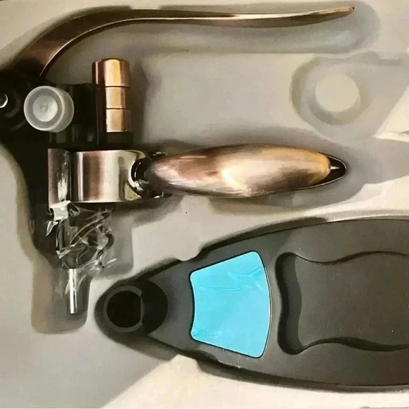 Rabbit Wine Opener - Picture 1 of 4